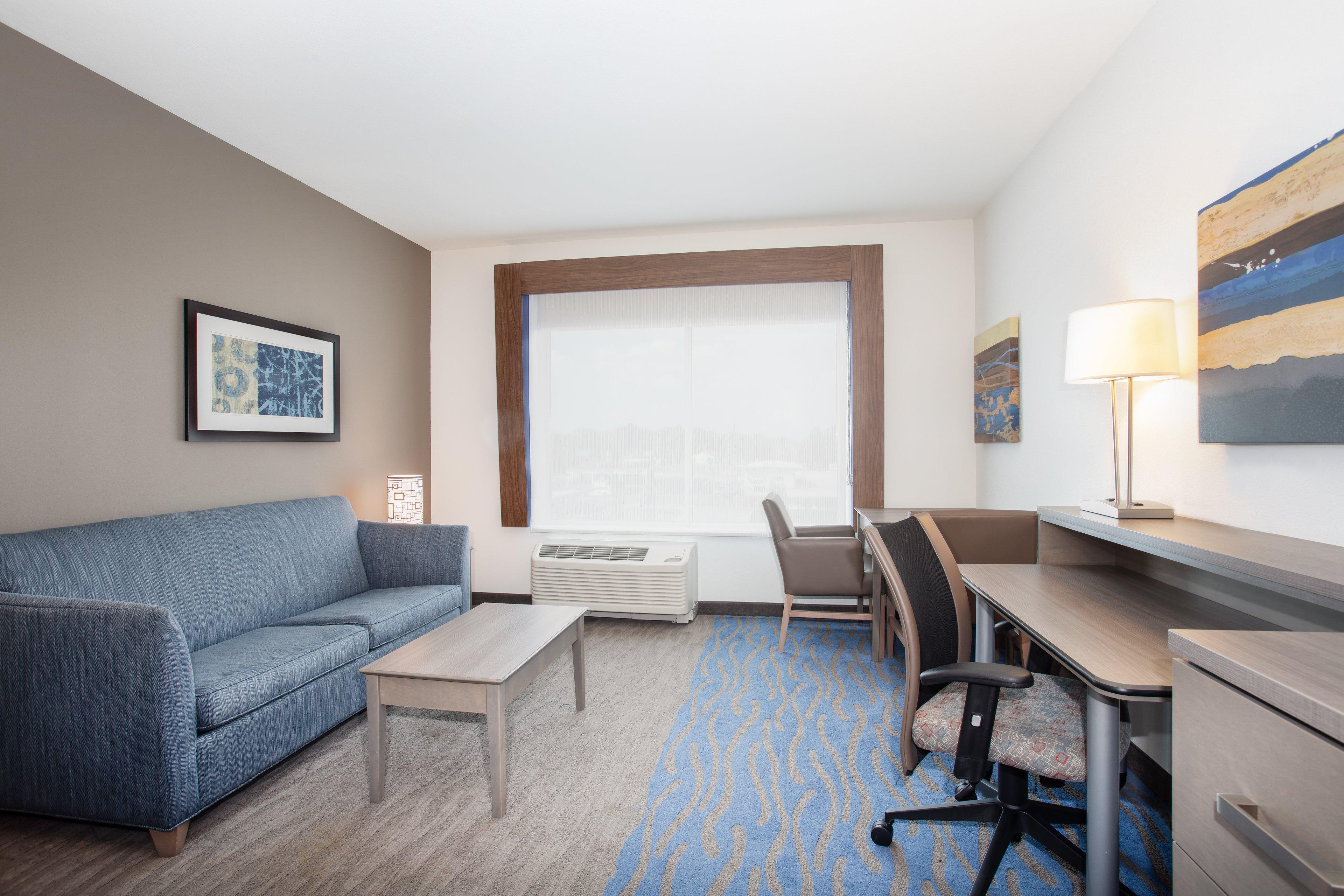 Holiday Inn Express & Suites Great Bend By Ihg Exterior foto